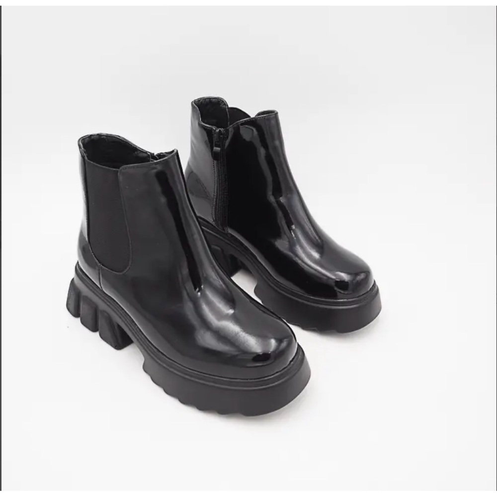 #47 Maxine Chelsea Chunky Heel Low Boots - Picture 4 of 8